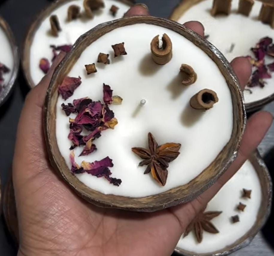 Coco shell candle